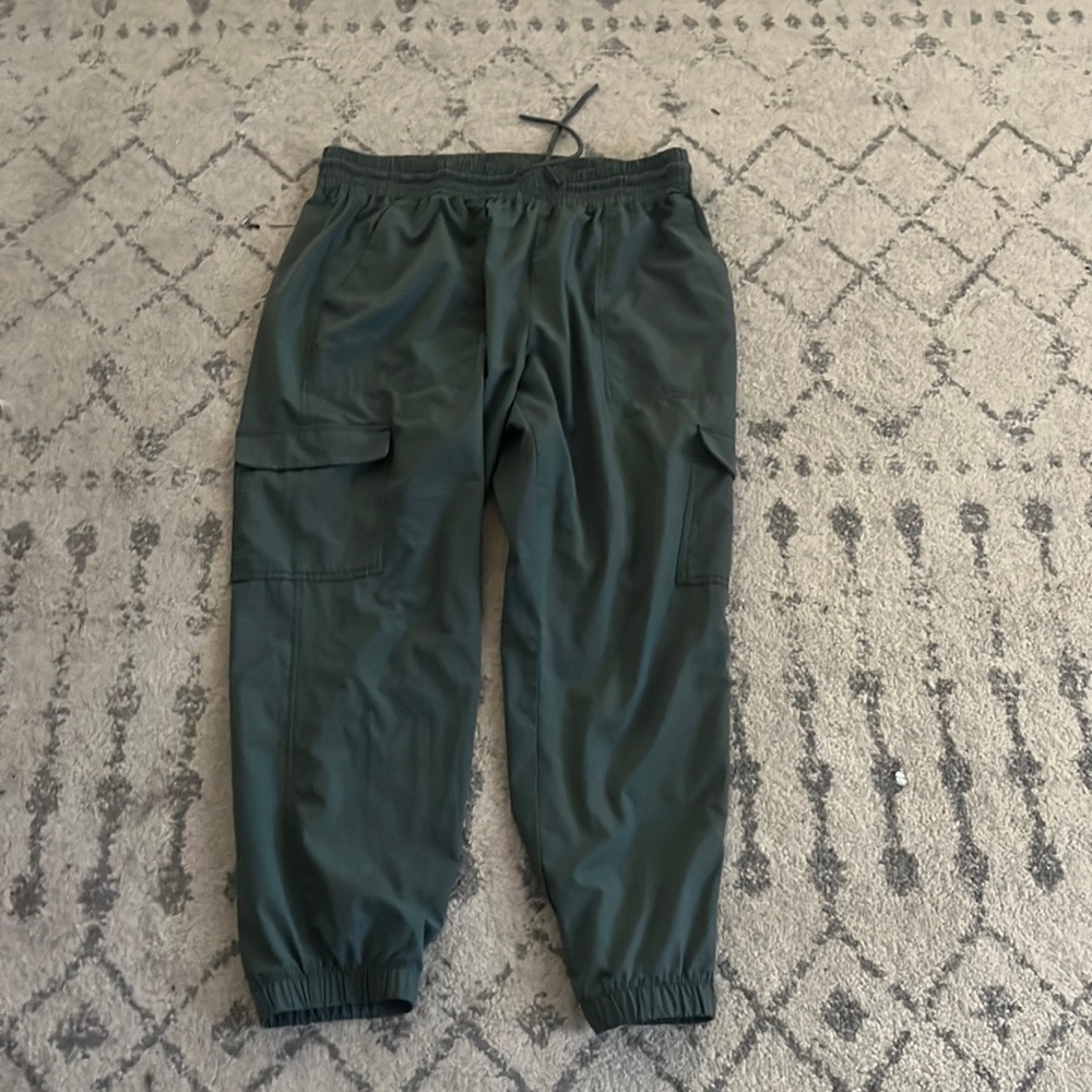 Old Navy green cargo pants